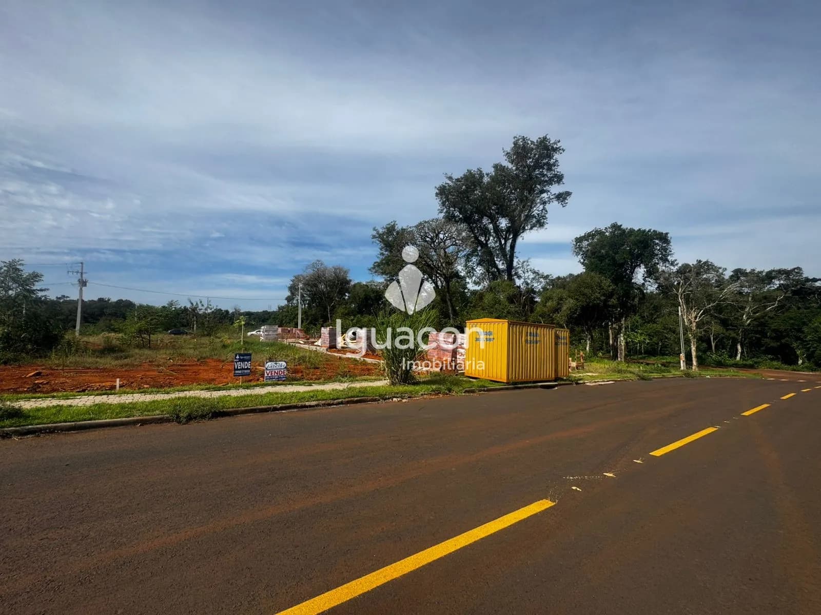Terreno em Jardim Rouxinol